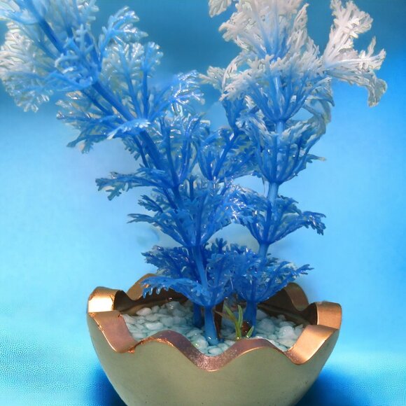 Aquarium Decoration - Gold Fancy Pot with Tall Blue & White Plants. - Picture 3 of 4